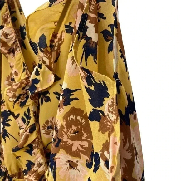 LOVE Tree Yellow Floral Short Summer Romper - Picture 3 of 8